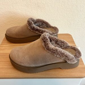 Franco Sarto Taupe Fuzzy Slippers Size 10